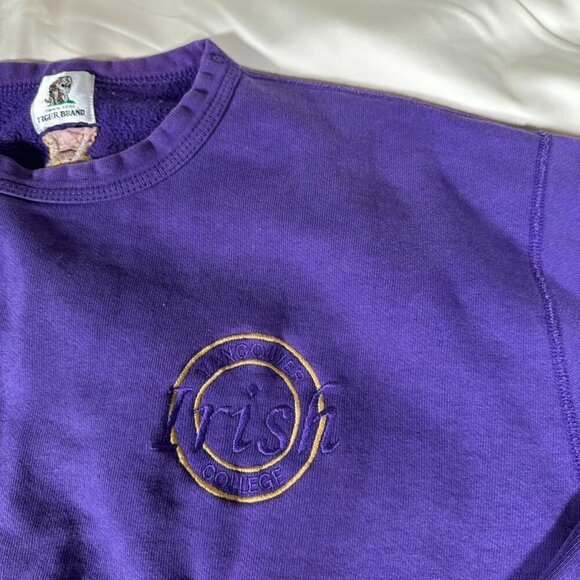 Vintage 90s purple crewneck sweatshirt with embroidered logo -Irish - Picture 5 of 6